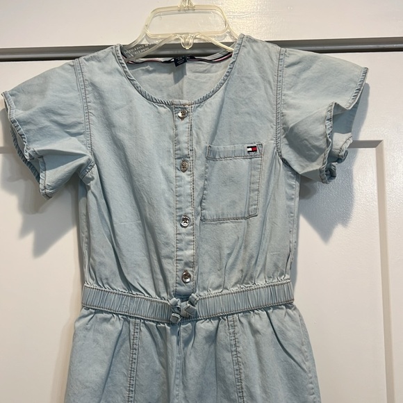 Tommy Hilfiger lightweight denim jumpsuit size small (7). In great condition! - Picture 2 of 8
